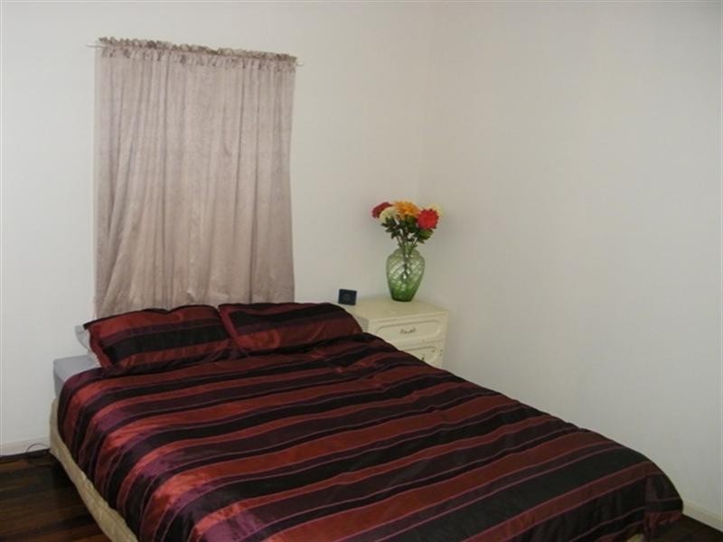 27 Galah Street, Churchill QLD 4305