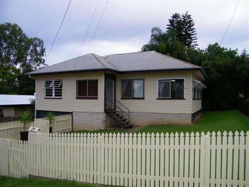 27 Galah Street, Churchill QLD 4305