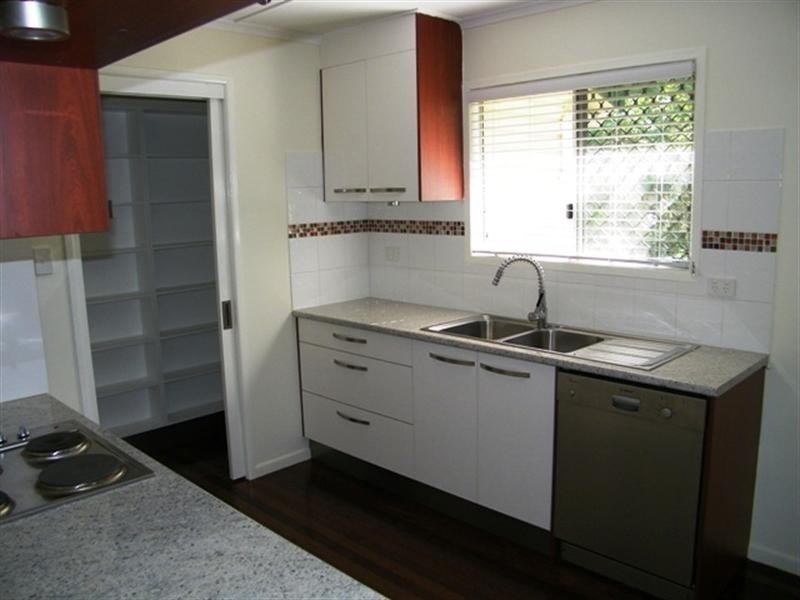 263 Whitehill Road, Raceview QLD 4305