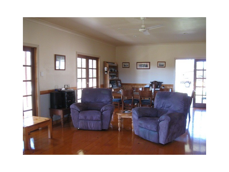 7711 Cunningham Highway, Clumber QLD 4309