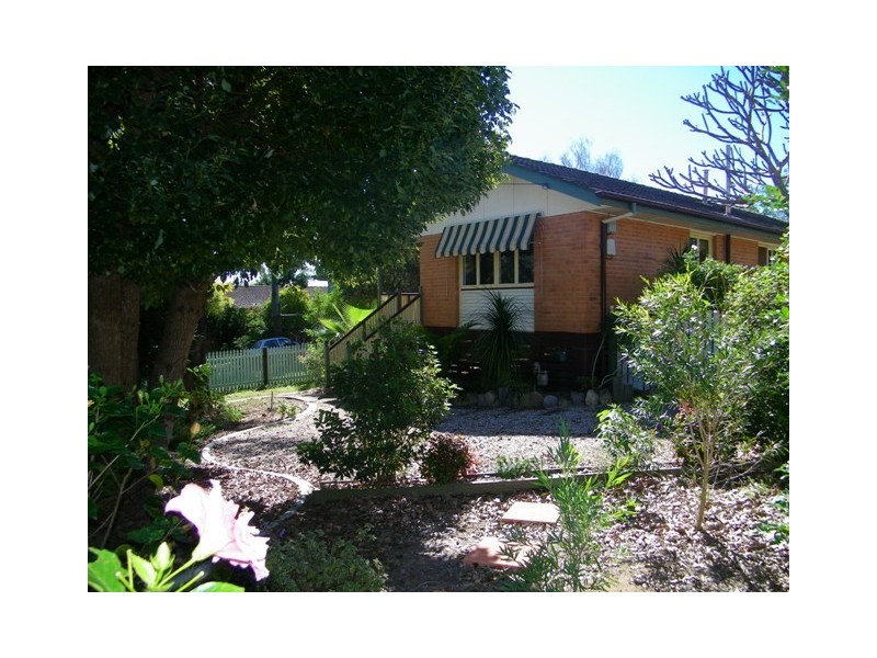 31 Larsen Street, Leichhardt QLD 4305