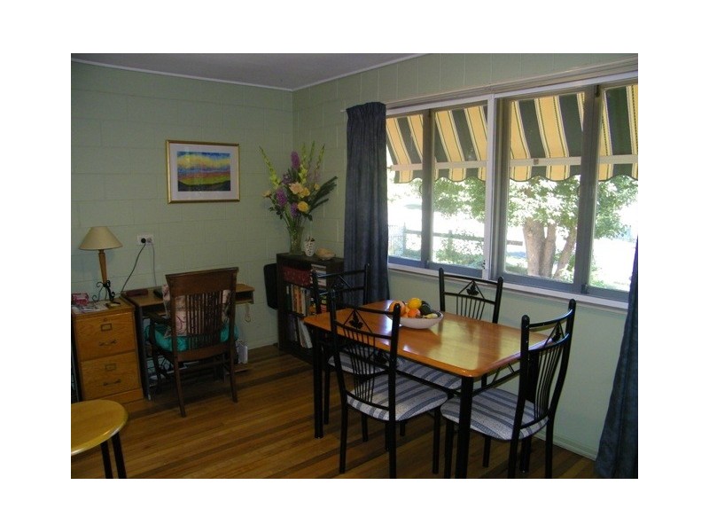31 Larsen Street, Leichhardt QLD 4305