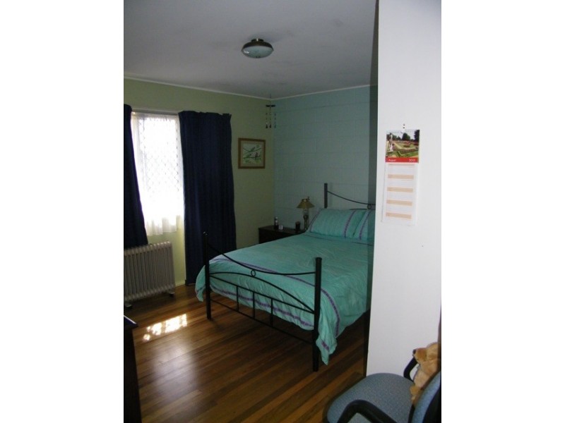 31 Larsen Street, Leichhardt QLD 4305