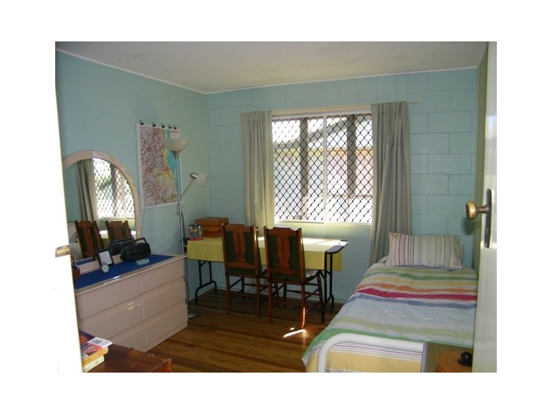 31 Larsen Street, Leichhardt QLD 4305