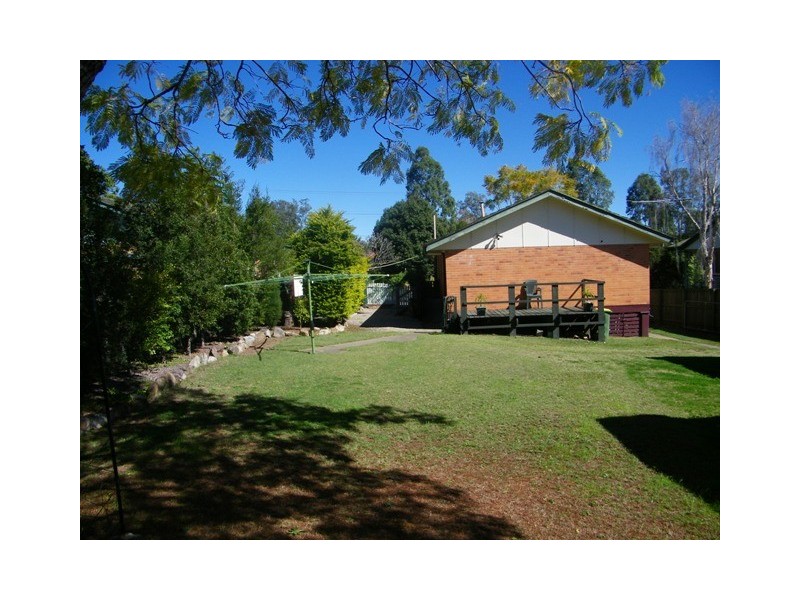 31 Larsen Street, Leichhardt QLD 4305
