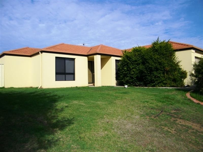 14 Anna Drive, Raceview QLD 4305