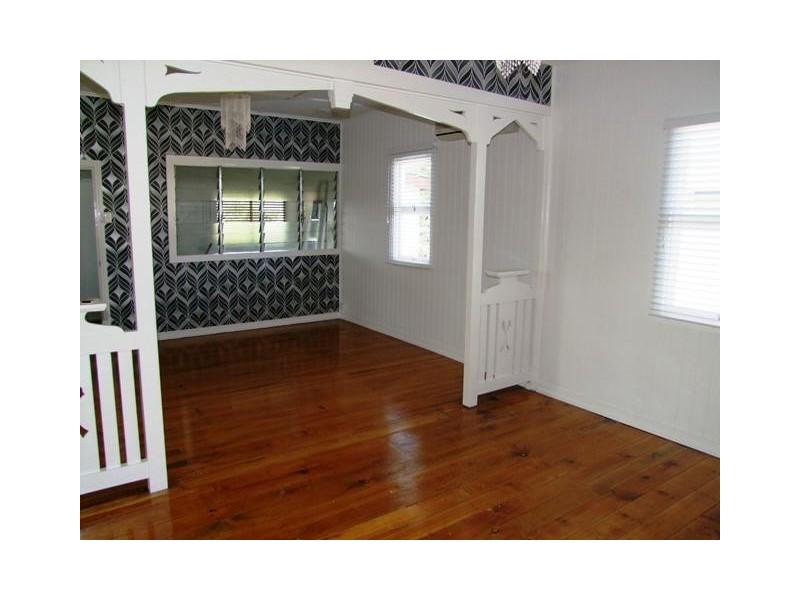 42 Alice Street, Silkstone QLD 4304