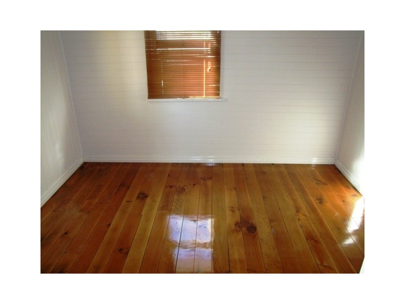 42 Alice Street, Silkstone QLD 4304