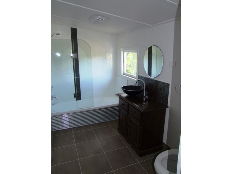 42 Alice Street, Silkstone QLD 4304