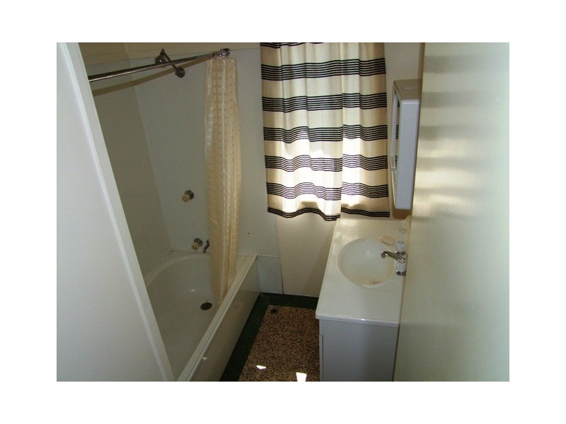 46 Naomai Street, Bundamba QLD 4304