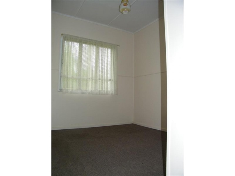 24 Leonard Street, Yamanto QLD 4305
