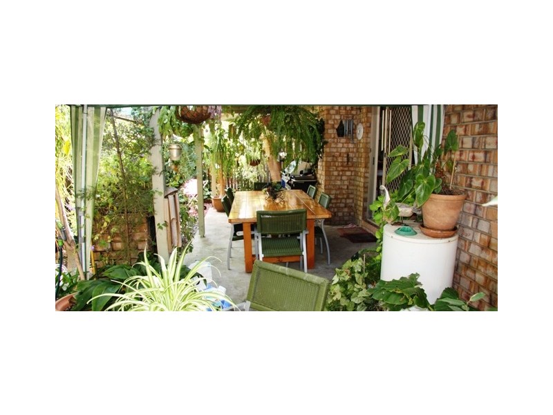 38 Cambridge Street, Silkstone QLD 4304