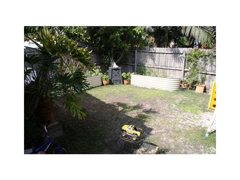 38 Cambridge Street, Silkstone QLD 4304