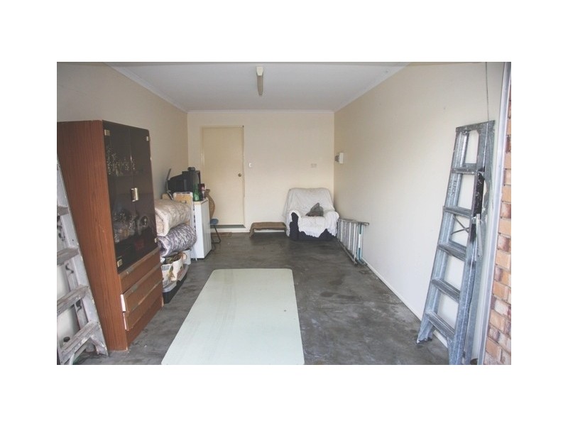 38 Cambridge Street, Silkstone QLD 4304