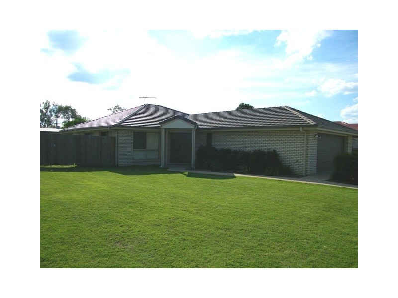10 Nicole Place, Yamanto QLD 4305