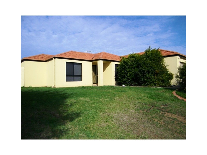 14 Anna Drive, Raceview QLD 4305