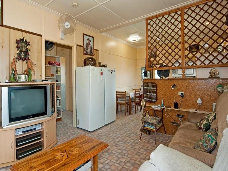 39 Lobb Street, Churchill QLD 4305