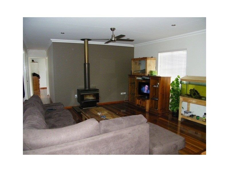 96 Robertson Road, Eastern Heights QLD 4305