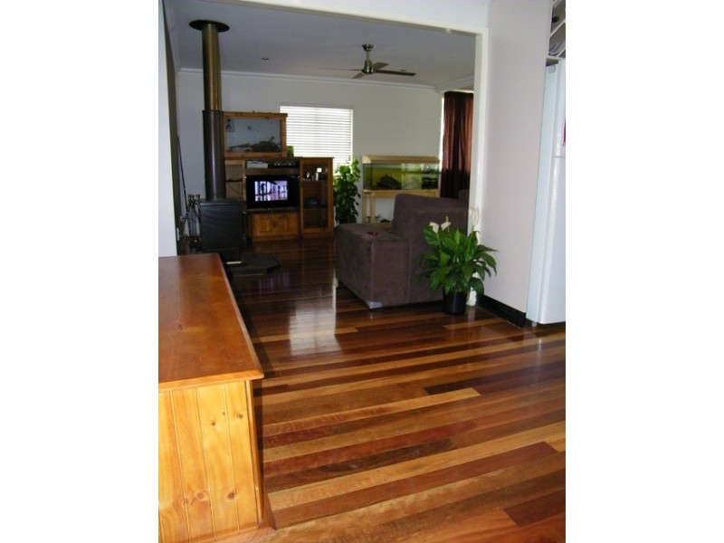 96 Robertson Road, Eastern Heights QLD 4305