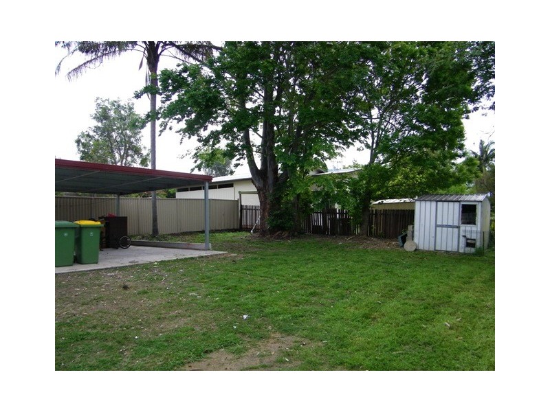 96 Robertson Road, Eastern Heights QLD 4305