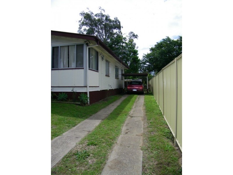 96 Robertson Road, Eastern Heights QLD 4305