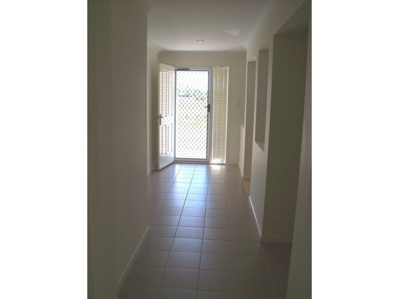 90 Jacaranda Drive, Yamanto QLD 4305