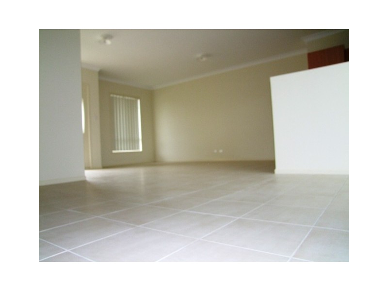 6 Figtree Court, Yamanto QLD 4305