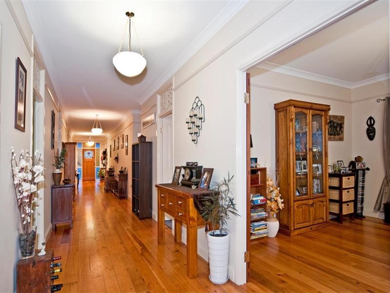 14 St James Place, Flinders View QLD 4305