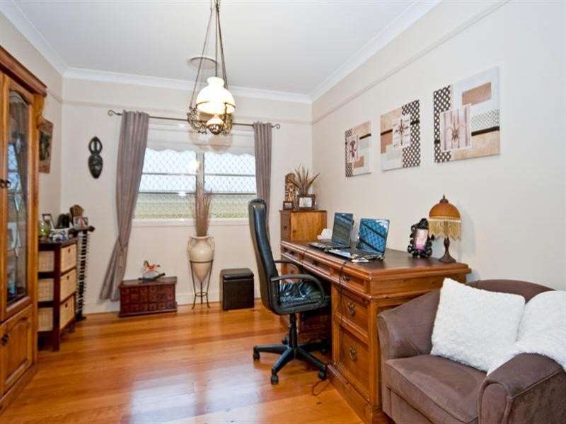 14 St James Place, Flinders View QLD 4305