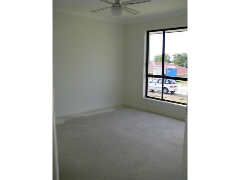 28 Eric Drive, Blackstone QLD 4304