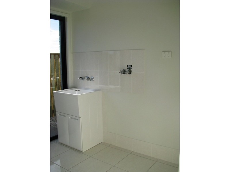 28 Eric Drive, Blackstone QLD 4304