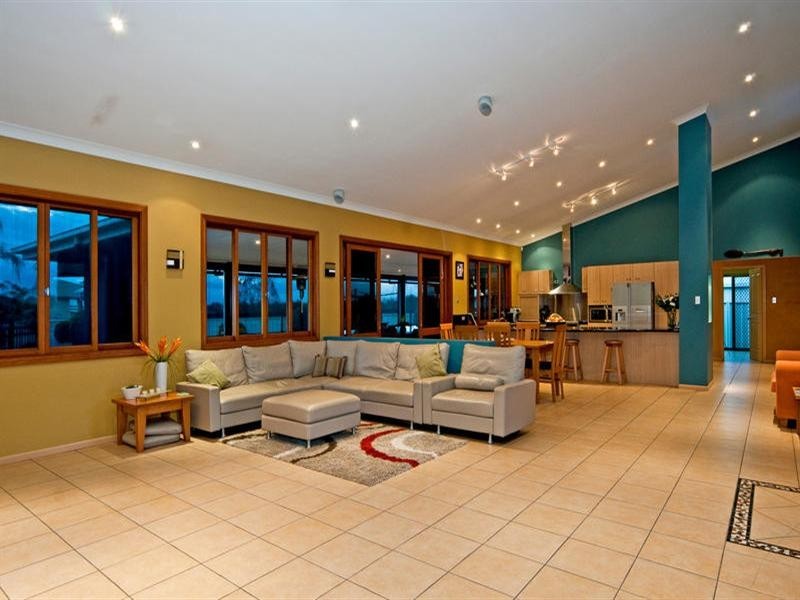 16 Willaroo Close, Flinders View QLD 4305