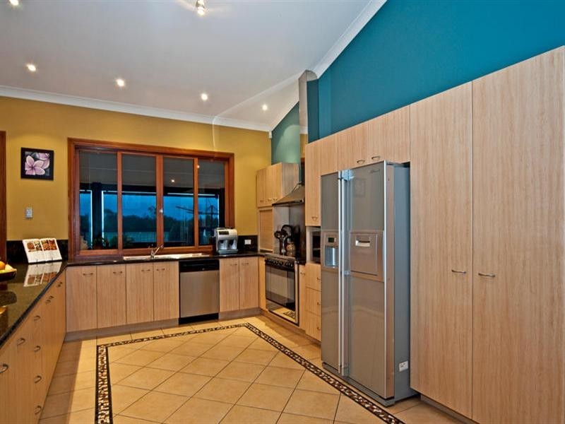 16 Willaroo Close, Flinders View QLD 4305