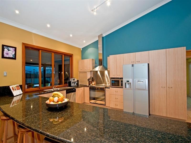 16 Willaroo Close, Flinders View QLD 4305