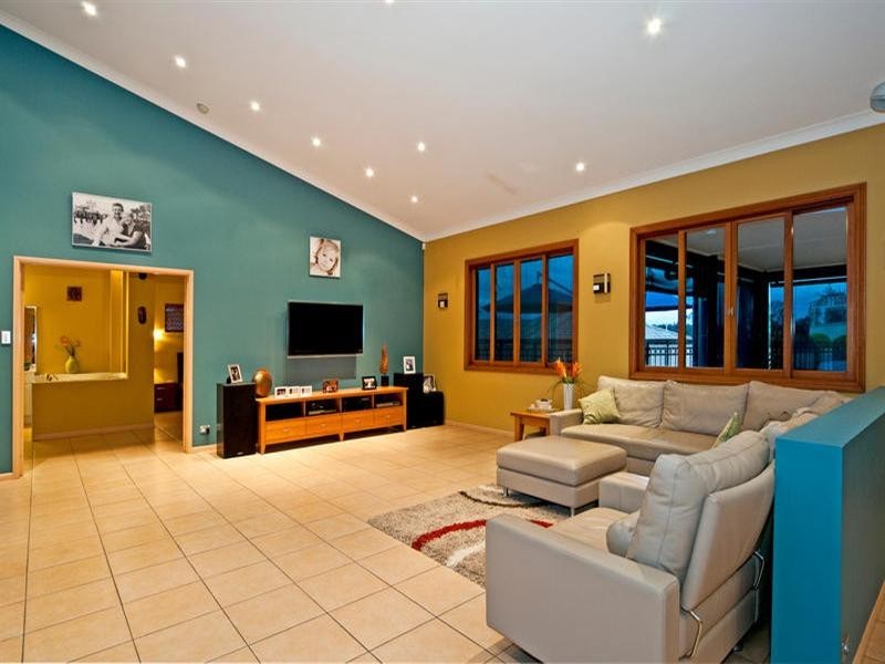 16 Willaroo Close, Flinders View QLD 4305