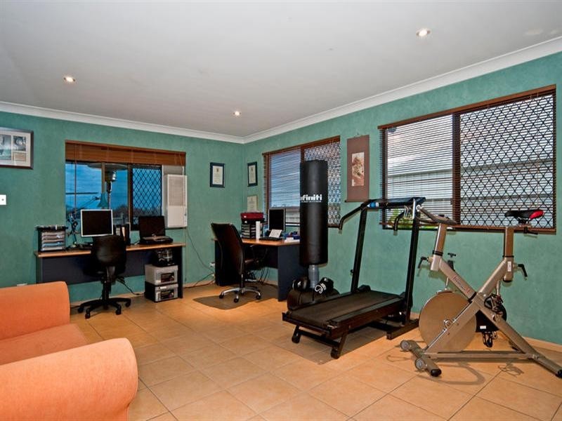 16 Willaroo Close, Flinders View QLD 4305