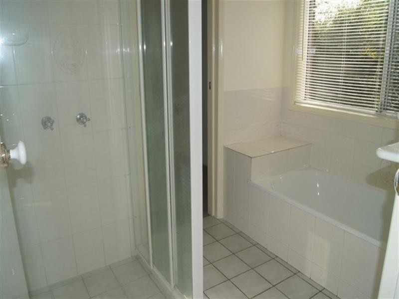 17 Sheppey Place, Yamanto QLD 4305