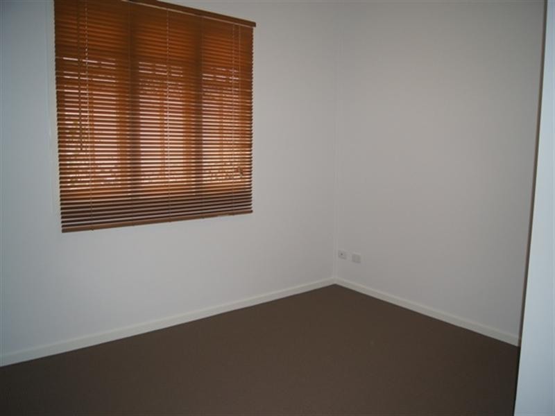 24 McGrath Lane, Booval QLD 4304