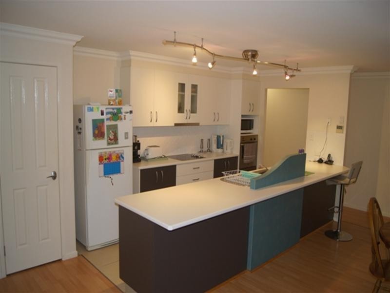 16 Cassinia Place, Flinders View QLD 4305