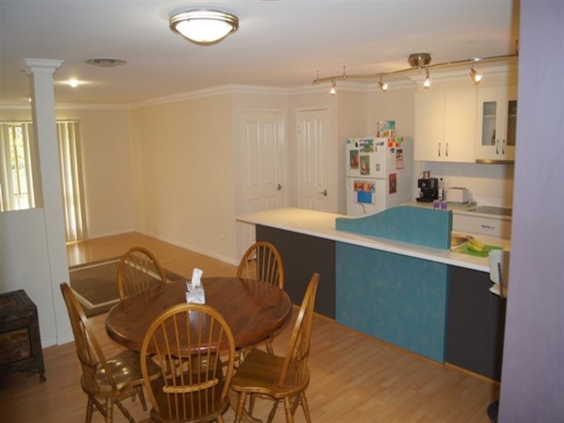 16 Cassinia Place, Flinders View QLD 4305