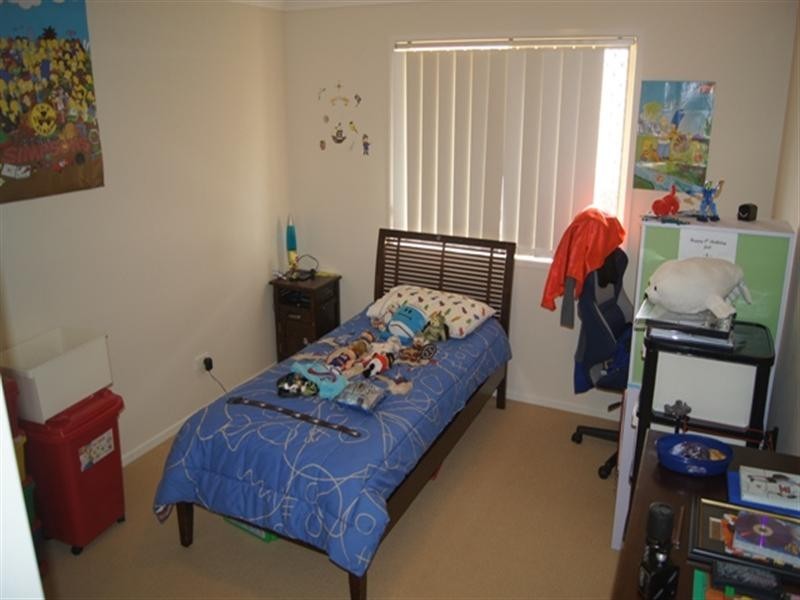 16 Cassinia Place, Flinders View QLD 4305