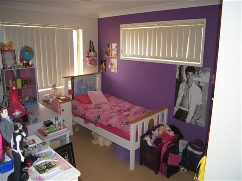 16 Cassinia Place, Flinders View QLD 4305