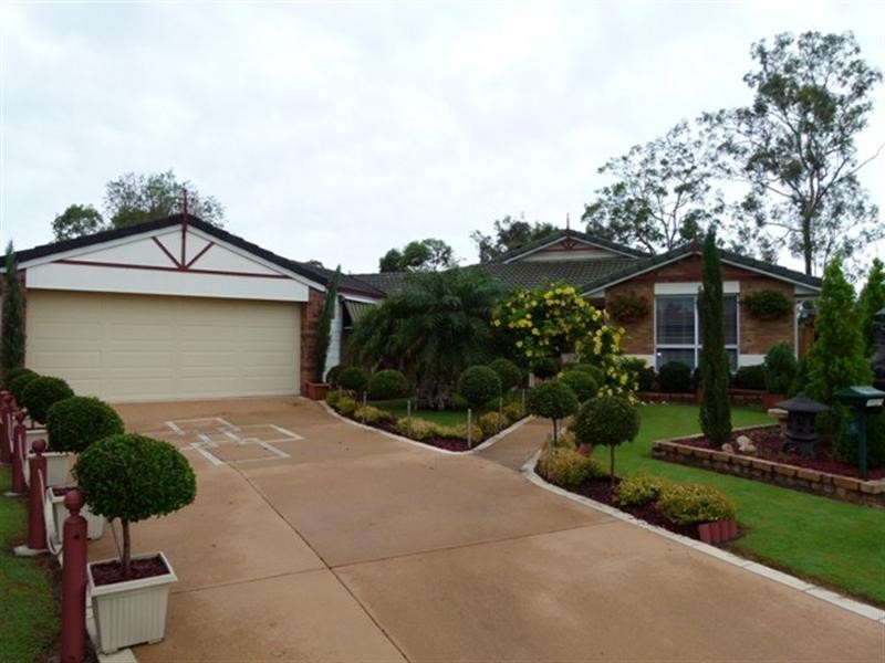 8 Amor Court, Yamanto QLD 4305