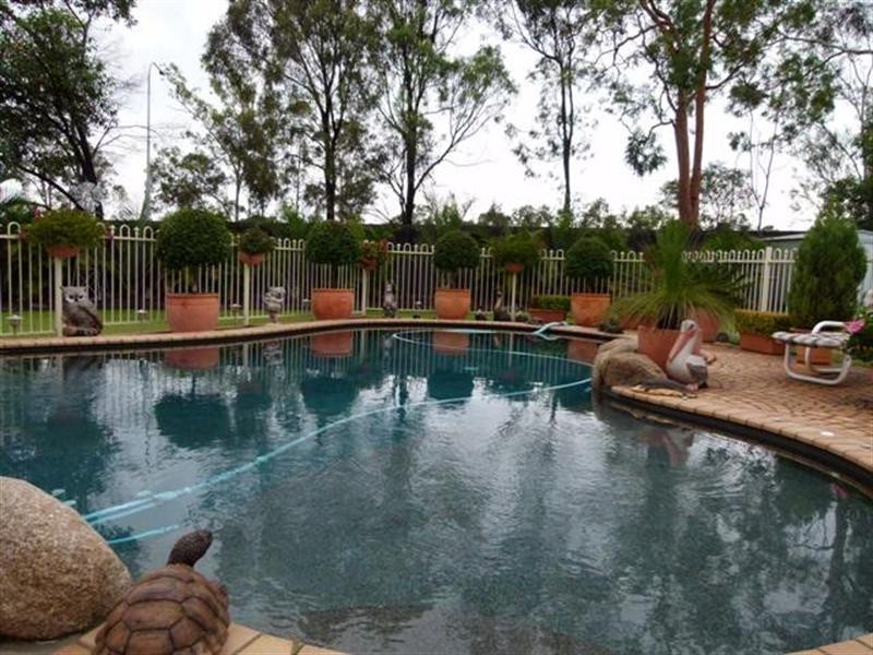 8 Amor Court, Yamanto QLD 4305
