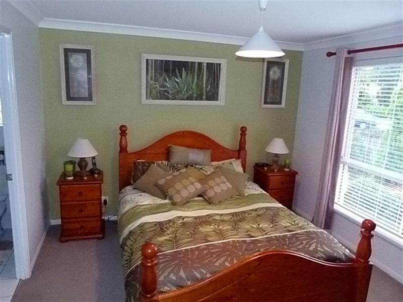 8 Amor Court, Yamanto QLD 4305