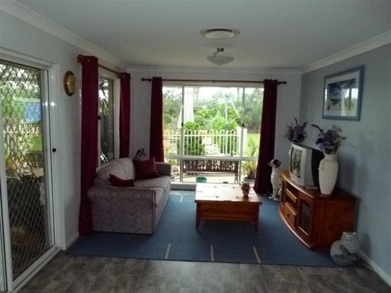 8 Amor Court, Yamanto QLD 4305