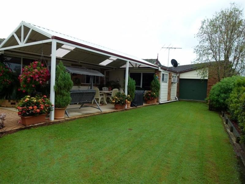 8 Amor Court, Yamanto QLD 4305