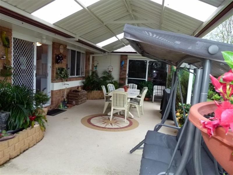 8 Amor Court, Yamanto QLD 4305