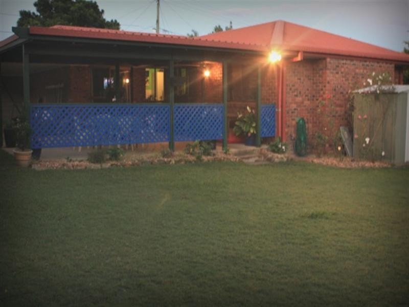 8 Blenheim Crescent, Yamanto QLD 4305