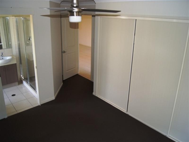 7 Ronayne Circle, One Mile QLD 4305